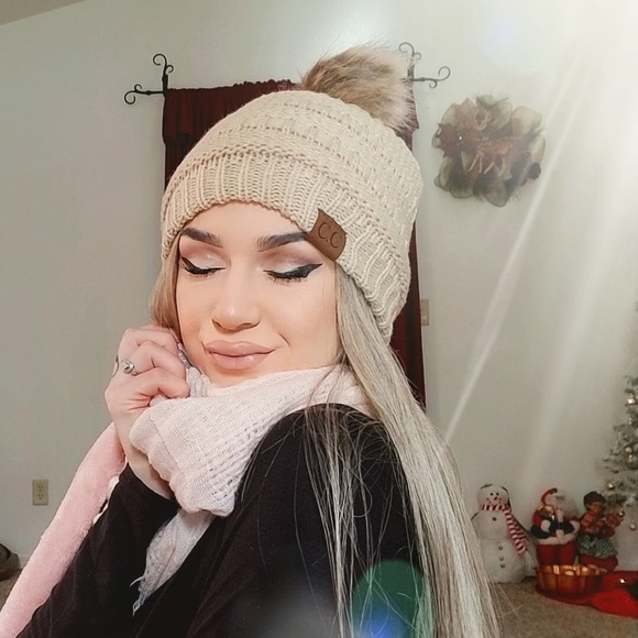 CC beanie BEIGE Pom style - Picture 3 of 6